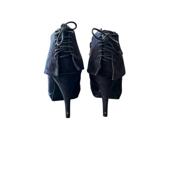 Black High-Heeled Ankle Boots with Ruched Design - Picture 4 of 5